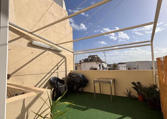 Airconditioned And Spacious Δωμάτια σε οικογενειακή κατοικία *