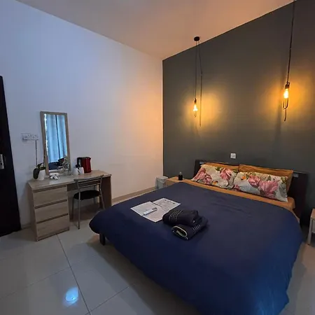 Airconditioned And Spacious سليمة