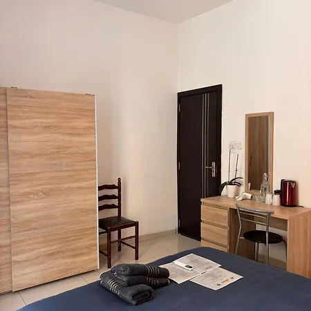 Airconditioned And Spacious سليمة