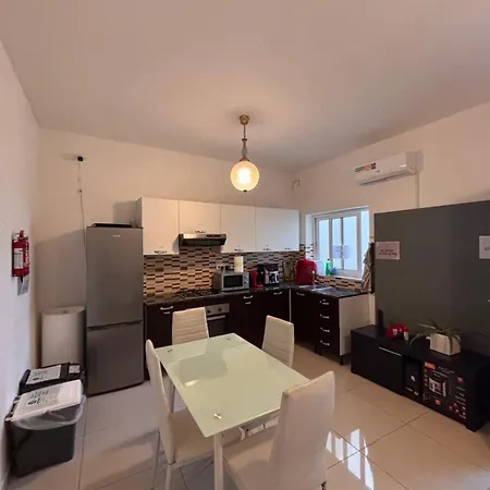 Airconditioned And Spacious منزل للإقامة