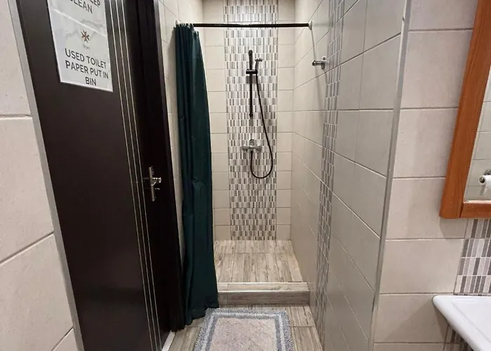 Airconditioned And Spacious Privat bolig