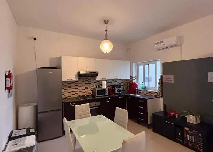 Airconditioned And Spacious Rum i privatbostad